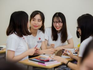 日本語を勉強するベトナム人